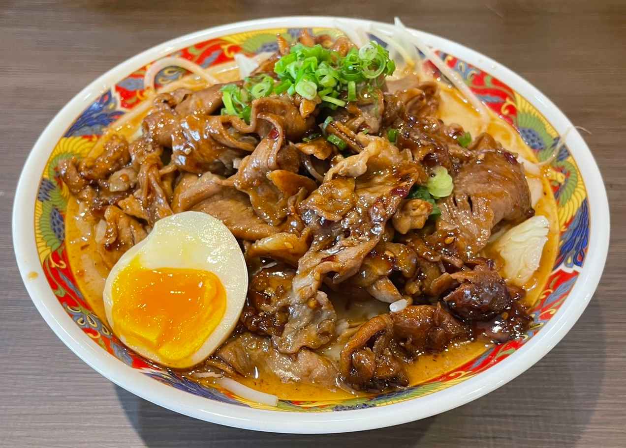 新メニュー 肉ラーメン登場 ムツゴロウラーメン